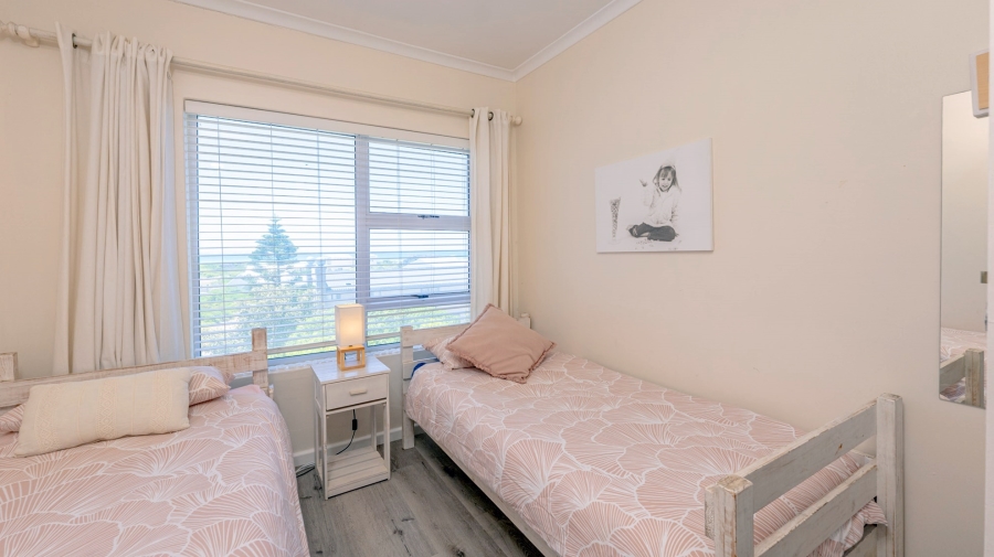 5 Bedroom Property for Sale in Struisbaai Western Cape